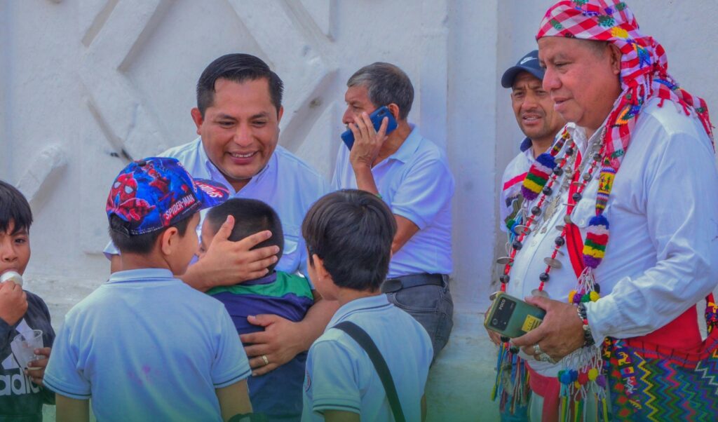 Nester Perez es el candidato de la UNE en Rabinal