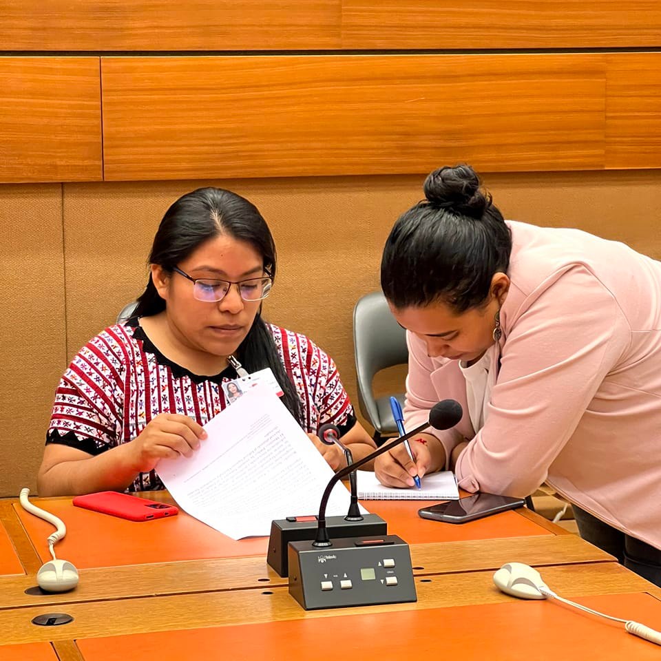 Flory Raxtún es una mujer con discapacidad físcia que forma parte de la colectiva Mujeres con Capacidad de Soñar a Colores. Foto: Cortesía Flory Raxtún