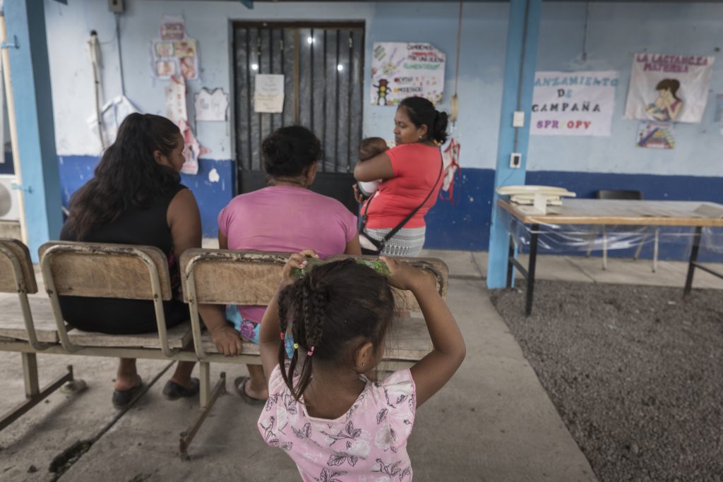 Centro de Atención médica de salud materno-infantil en Guatemala. Foto: Edwin Bercián