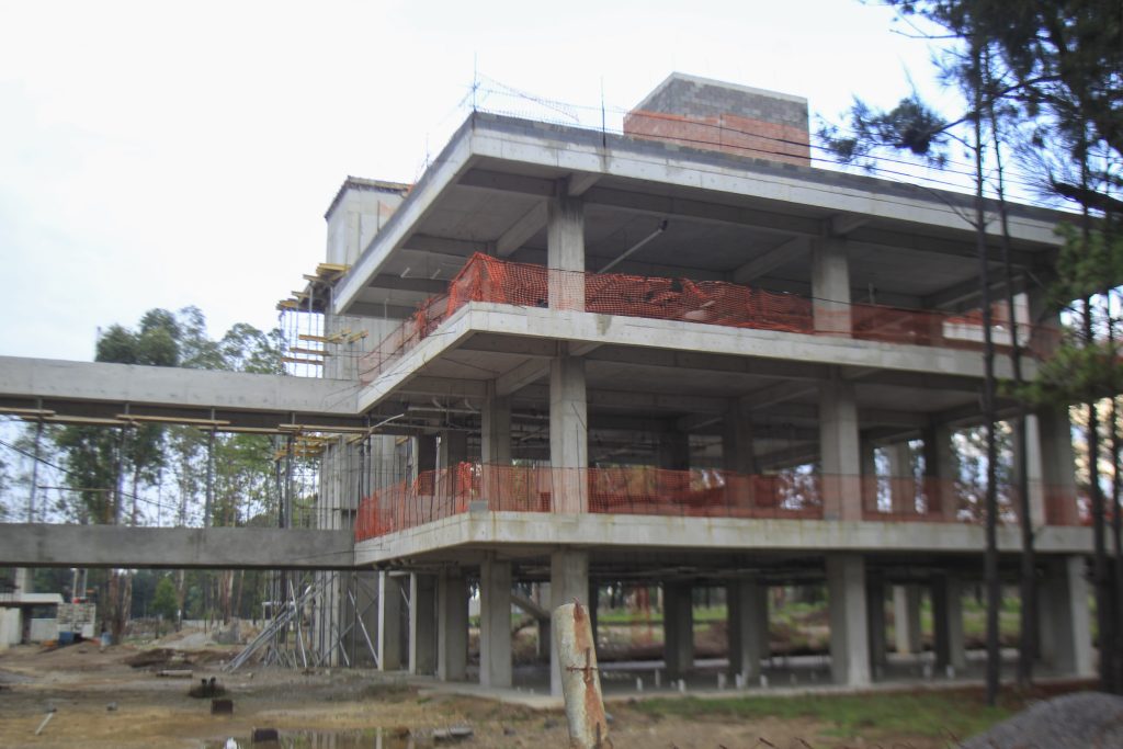 Hospital de Villa Nueva durante su construcción el 9 de junio de 2013. Foto/Edwin Bercián