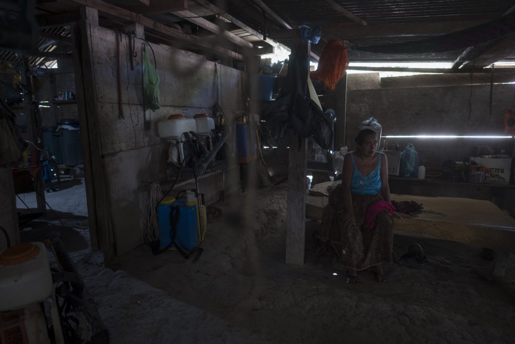 doña Juana, madre de Francisco Pop Icó, lider asesinado después de años de oposición a Industrias Chiquibul. Foto: Edwin Bercián