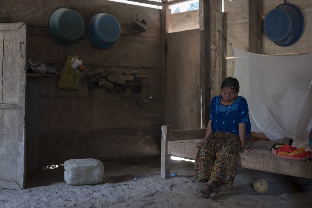 Juana, la madre de Francisco Pop Icó relata cómo encontraron a su hijo. Foto: Edwin Bercián