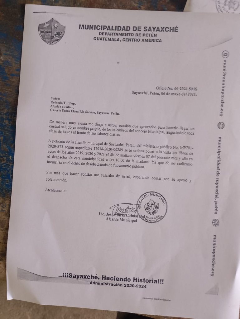 Oficio de la municipalidad de Sayaxché donde se ordena a los comunitarios dar acta. Foto: Cedida