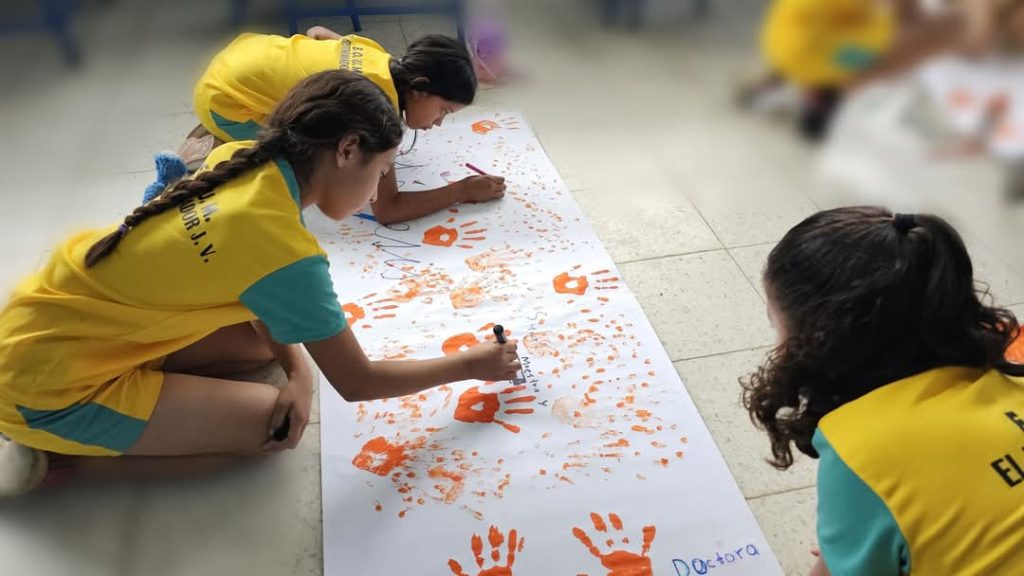 Los entrenamientos son impartidos en escuelas públicas en el municipio de Poptún. En el caserío Santo Domingo, en La Compuerta, La Tortuga, La Cumbre, barrios la Florida, Tikajal y Reformador, todos al Sur de Petén. Foro: Cortesía Fundación Ama