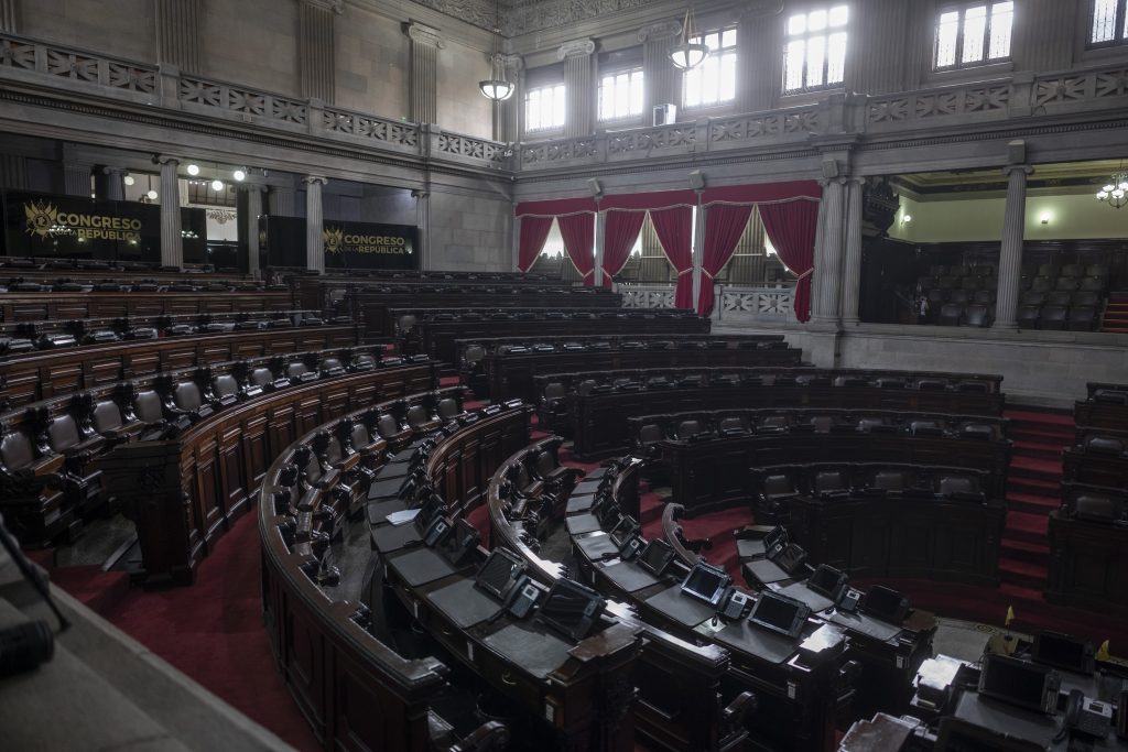 Los diputados decidieron cuadruplicar su salario base desde febrero de 2025. Foto: Edwin Bercián