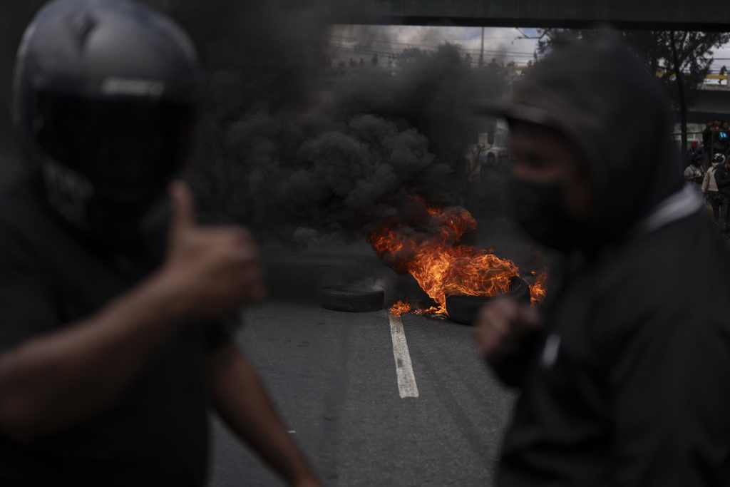 La oposición aprovechó el desgaste político de Bernardo Arévalo. Foto: Edwin Bercián