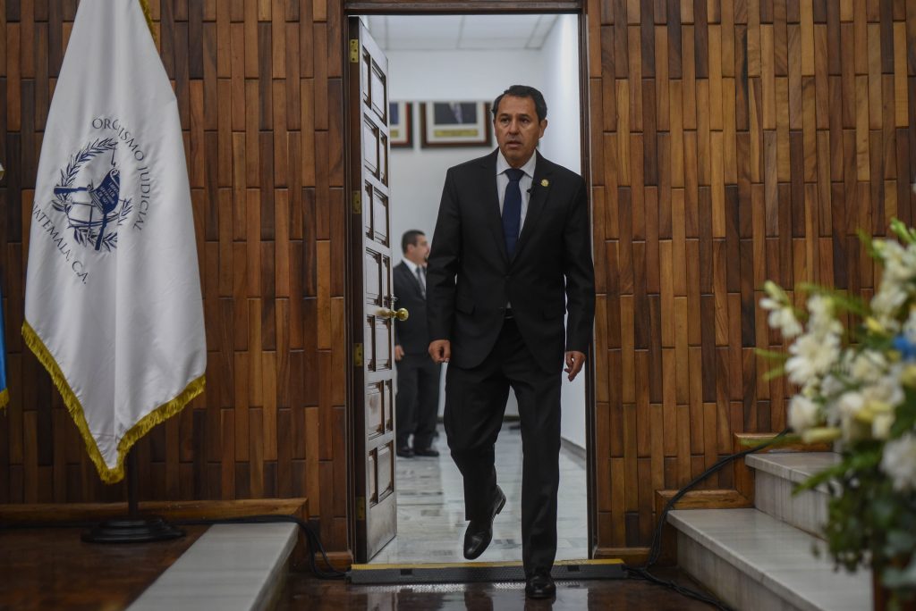 El expresidente de la Corte Suprema de Justicia, Óscar cruz, durante el acto de toma de posesión del cargo. Foto/Edwin Bercián