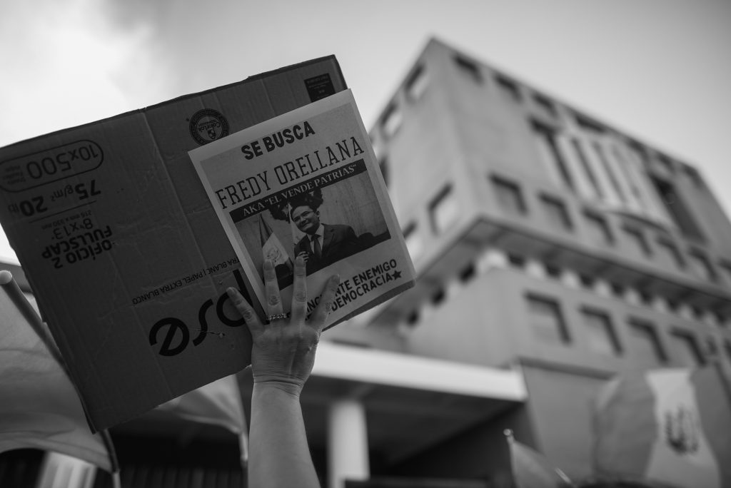 El juez Fredy Orellana ha sido una de las caras visibles de la estructura criminal que tiene cooptada la justicia en Guatemala. Foto: Edwin Bercián