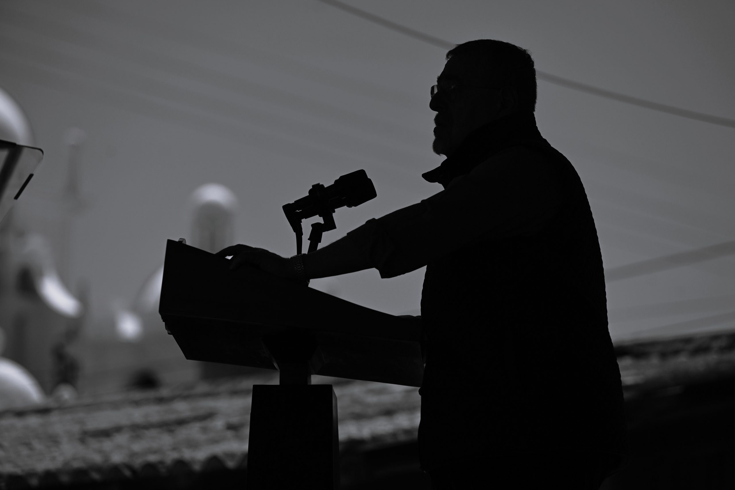 Arévalo contra luz