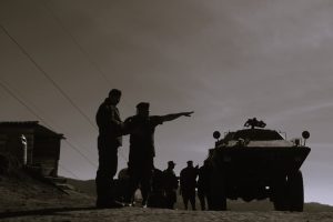 Entre la frontera de Nahualá y Santa Catarina Ixtahuacán, la presencia del Ejército no ha sido suficiente para neutralizar el conflicto de límites territoriales. Foto: Edwin Bercián