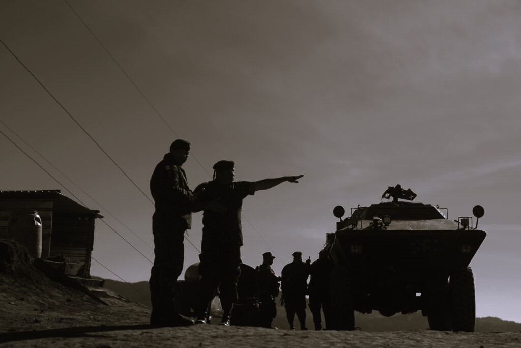 Entre la frontera de Nahualá y Santa Catarina Ixtahuacán, la presencia del Ejército no ha sido suficiente para neutralizar el conflicto de límites territoriales. Foto: Edwin Bercián