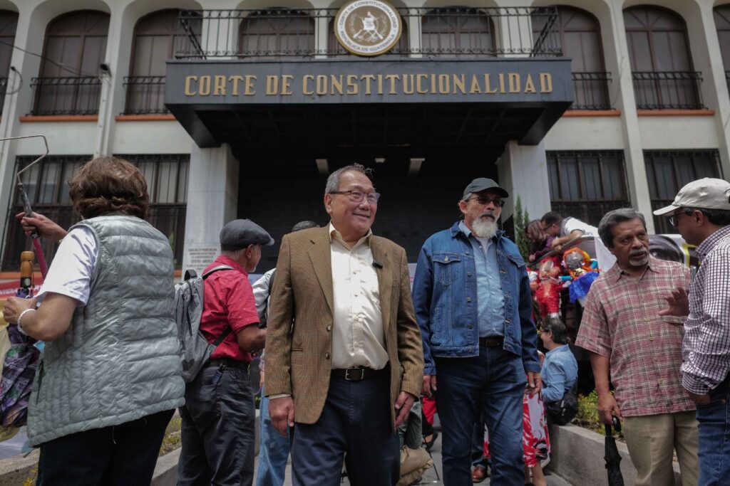 El rector de la Universidad de San Carlos, Rodolfo Chang, acude a la CC a una conferencia de prensa organizada por USAC DIRE el 8 de junio de 2026. Foro/Edwin Bercián